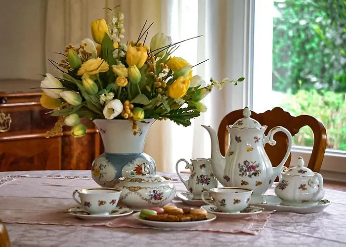 Cozy House With Courtyard Hébergement de vacances