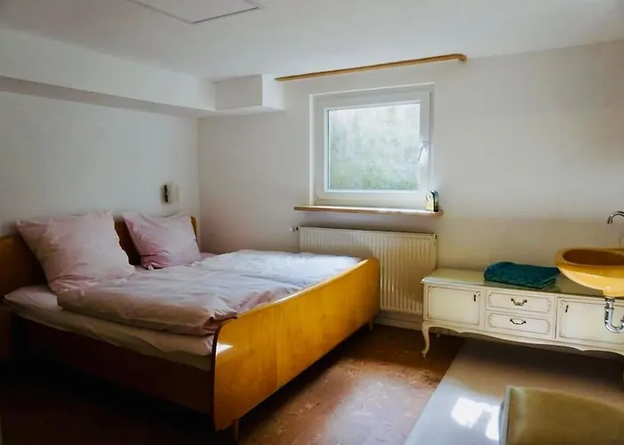 Hébergement de vacances Cozy House With Courtyard