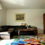 Nyaraló Cozy House With Courtyard München