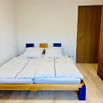 Nyaraló Cozy House With Courtyard München