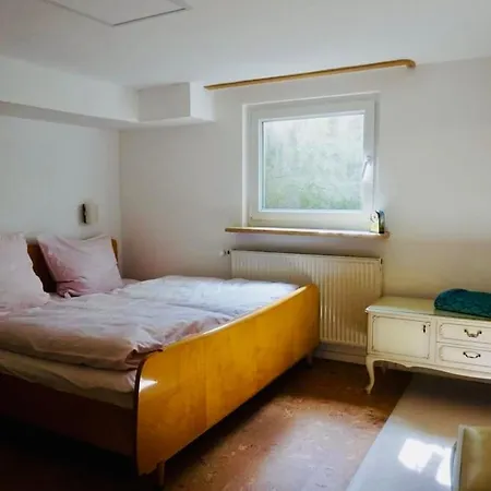 Сasa de vacaciones Cozy House With Courtyard