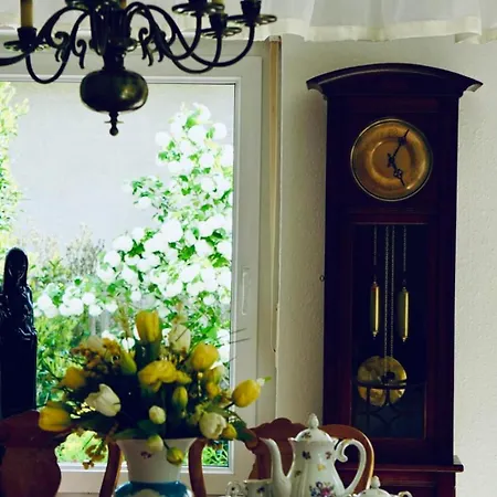Cozy House With Courtyard Múnich
