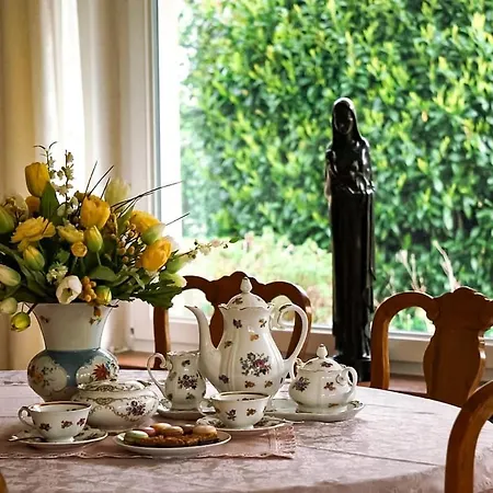 Сasa de vacaciones Cozy House With Courtyard Múnich