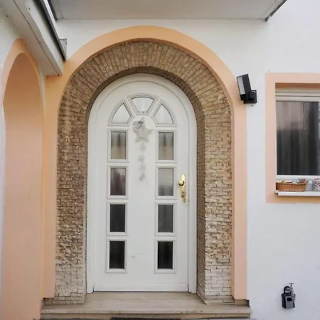 Cozy House With Courtyard Сasa de vacaciones Múnich