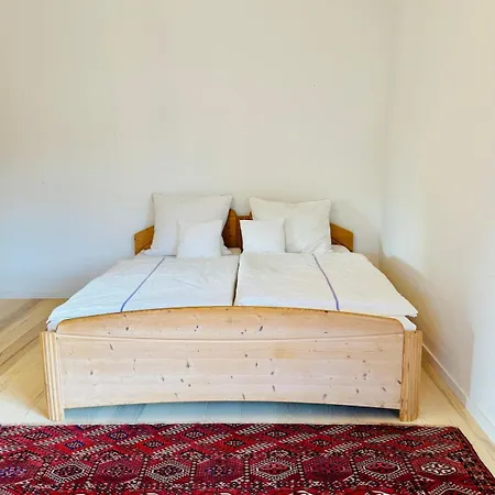 Cozy House With Courtyard Múnich