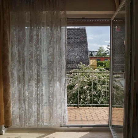 Cozy House With Courtyard Сasa de vacaciones