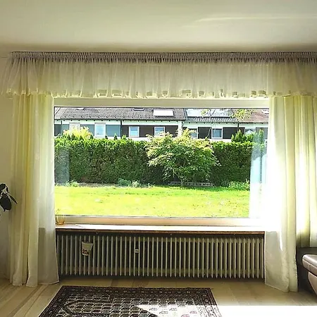 Cozy House With Courtyard Σπίτι διακοπών