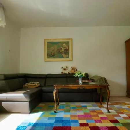Cozy House With Courtyard Сasa de vacaciones Múnich