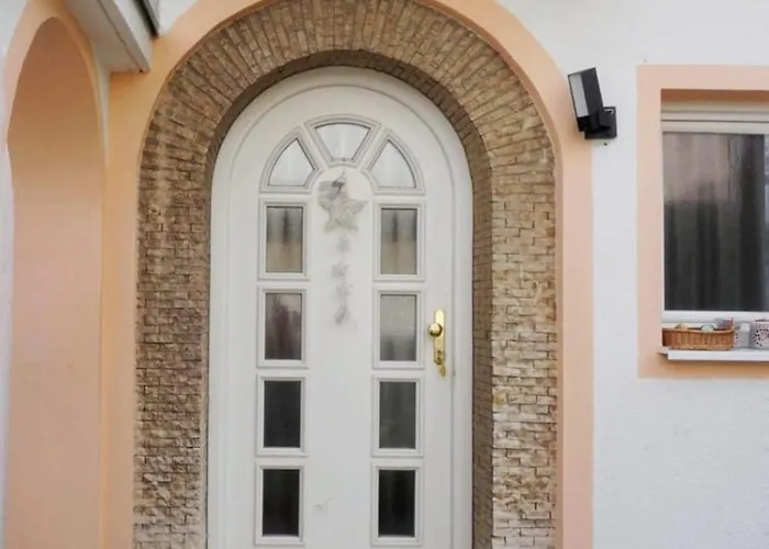 Cozy House With Courtyard Dom wakacyjny Monachium
