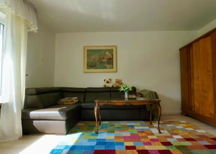 Cozy House With Courtyard Casa de Férias Munique