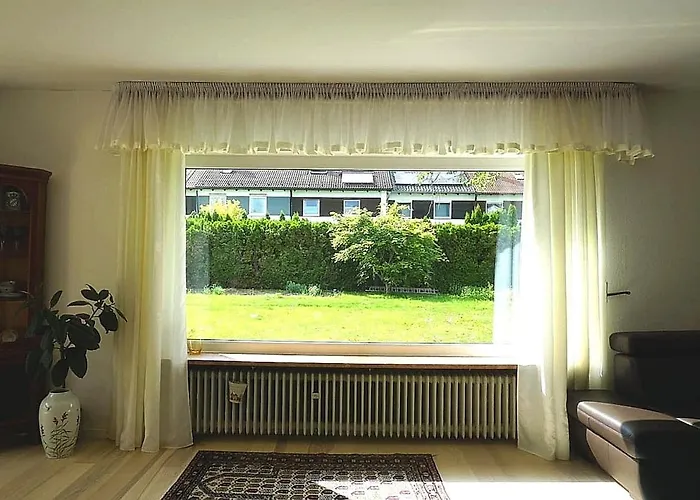 Cozy House With Courtyard Дом отдыха